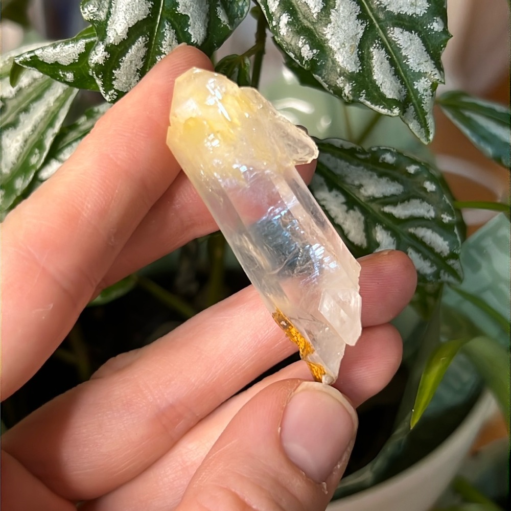 Mango quartz crystal
